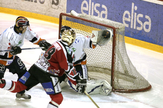 25.11.2004 - (Ässät-HPK)