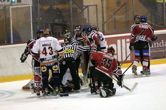 25.11.2004 - (Ässät-HPK)