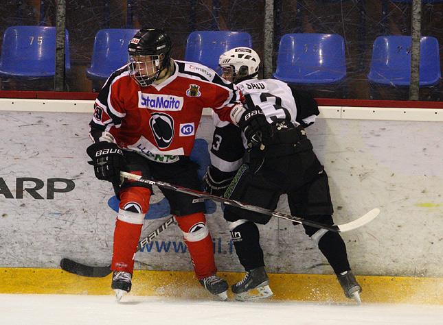 22.1.2011 - (Ässät B-TPS B)