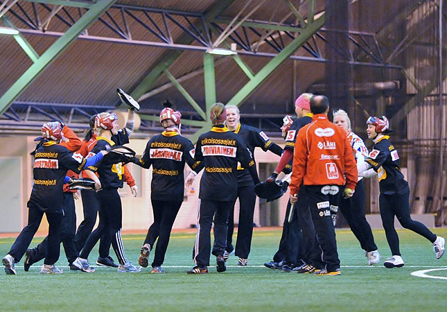 19.2.2011 - (Pesäkarhut N-Lukko N)