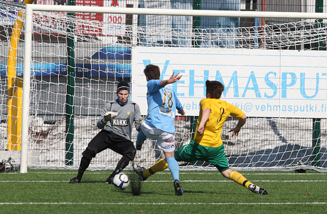 16.4.2011 - (FC PoPa-Ilves)