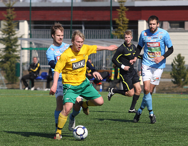 16.4.2011 - (FC PoPa-Ilves)