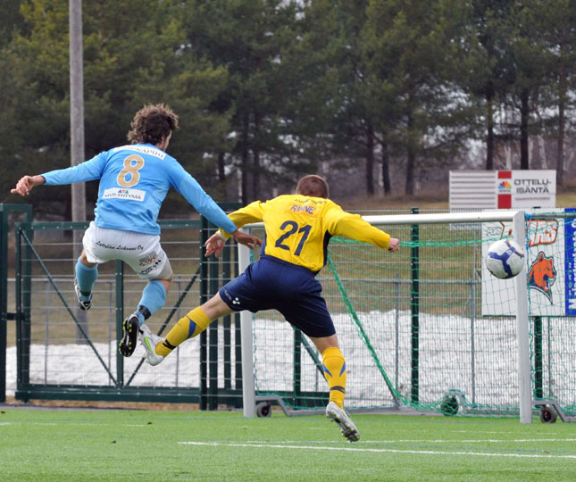 21.4.2011 - (FC PoPa-Pallo-Iirot)