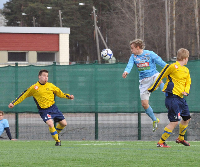 21.4.2011 - (FC PoPa-Pallo-Iirot)