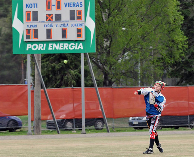 13.5.2011 - (Pesäkarhut B2-Pesäkarhut B1)