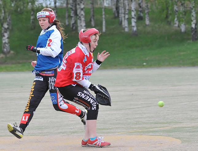 13.5.2011 - (Pesäkarhut B2-Pesäkarhut B1) 13.5.2011 - (Pesäkarhut B2-Pesäkarhut B1)