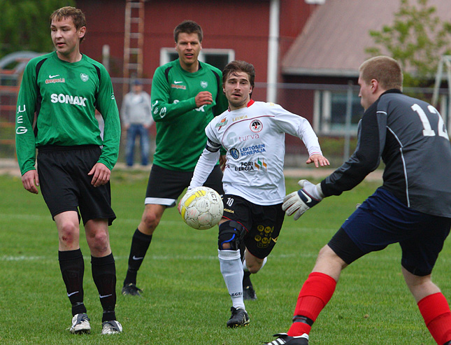 28.5.2011 - (Musan Salama-Tikkurilan Palloseura)