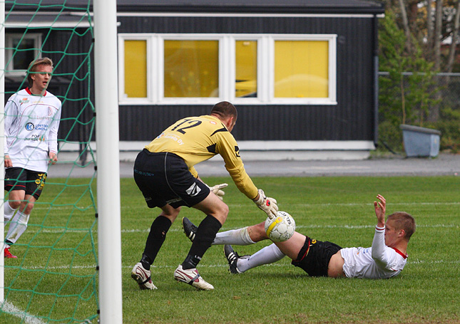 28.5.2011 - (Musan Salama-Tikkurilan Palloseura)