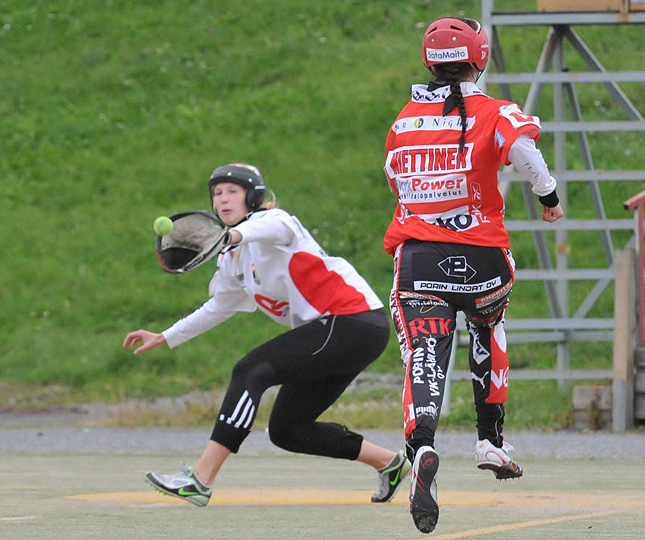 4.7.2011 - (Pesäkarhut B2-Hämeenkyrö B)