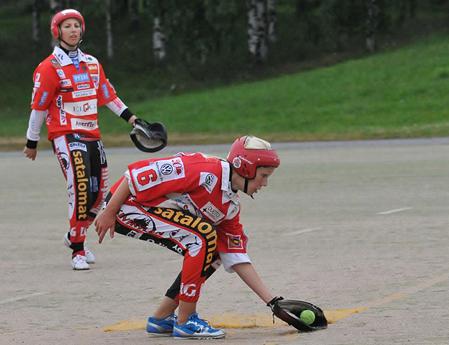 4.7.2011 - (Pesäkarhut B2-Hämeenkyrö B)