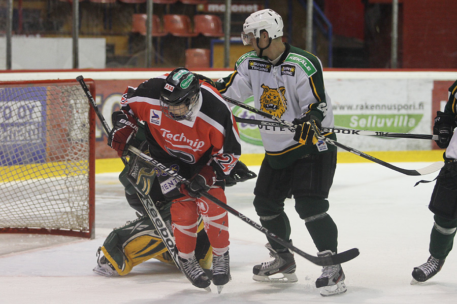 15.8.2012 - (Ässät A-Ilves A)