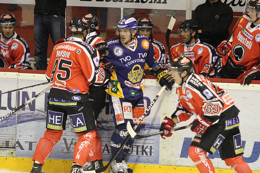 17.8.2012 - (Ässät-Lukko)