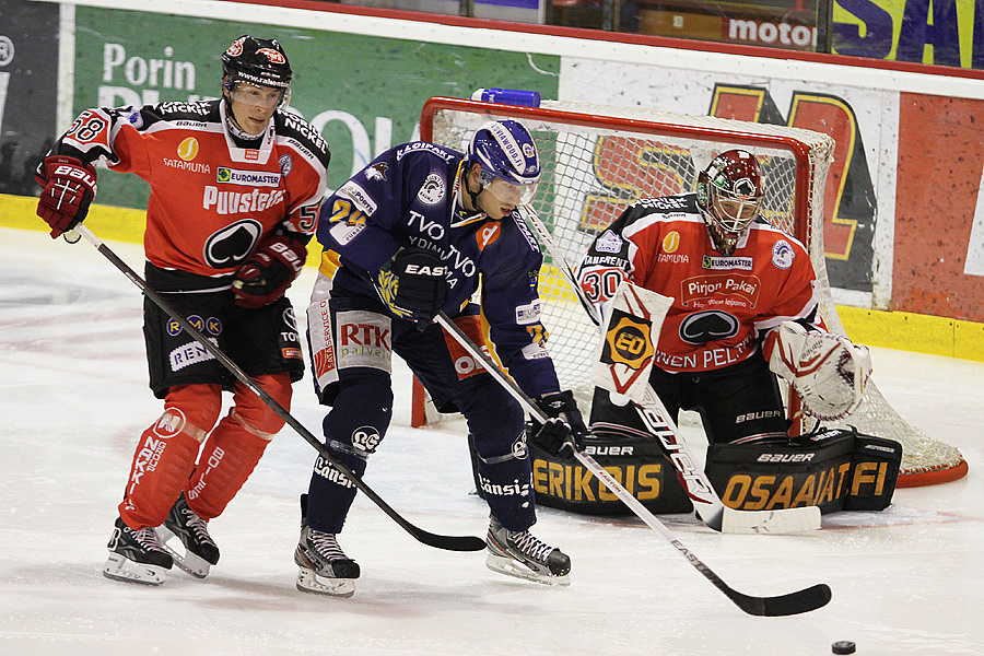 17.8.2012 - (Ässät-Lukko)