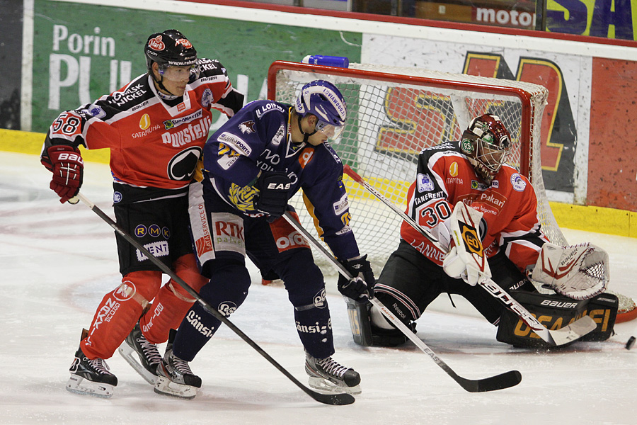 17.8.2012 - (Ässät-Lukko)