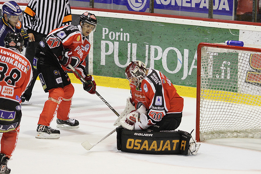 17.8.2012 - (Ässät-Lukko)