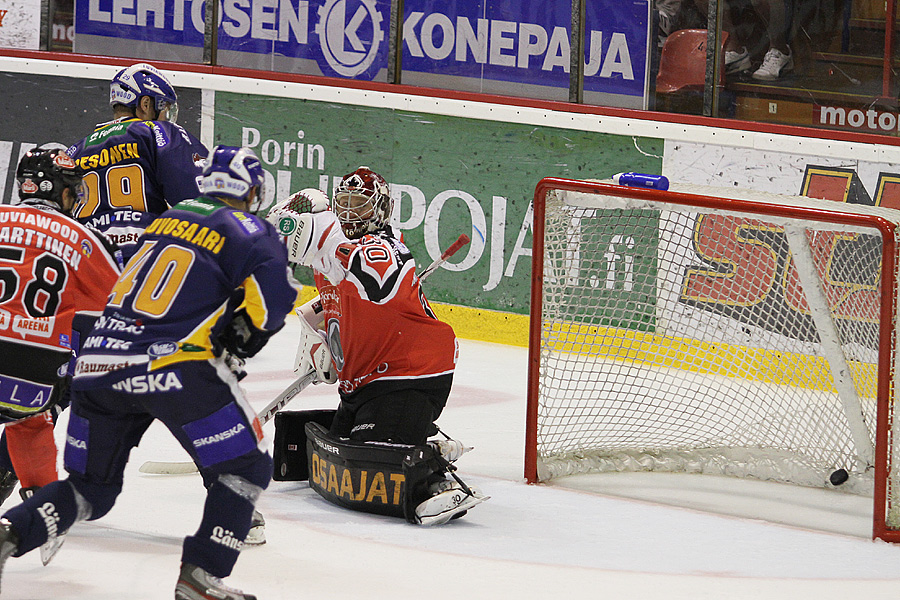 17.8.2012 - (Ässät-Lukko)