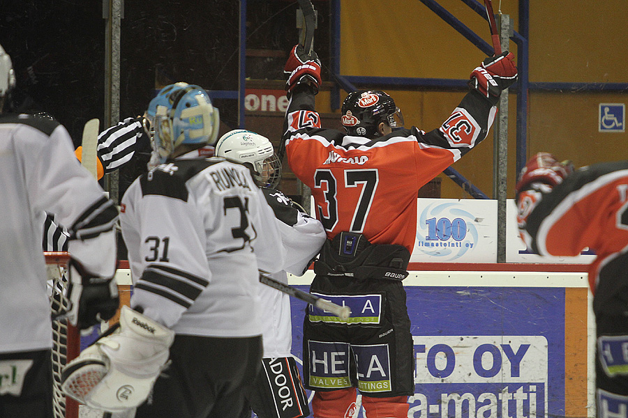 22.9.2012 - (Ässät A-TPS A)