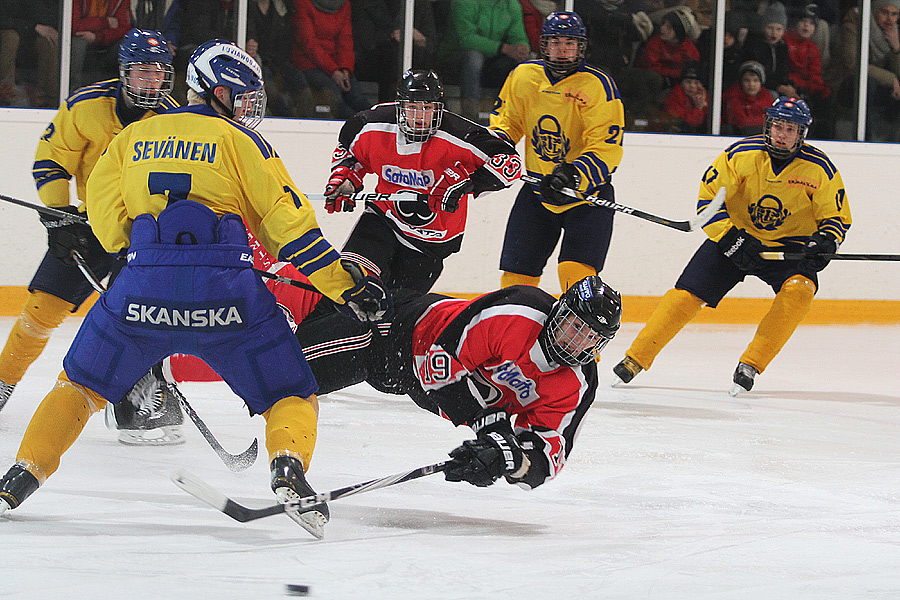 11.3.2013 - (Ässät B-Lukko B)