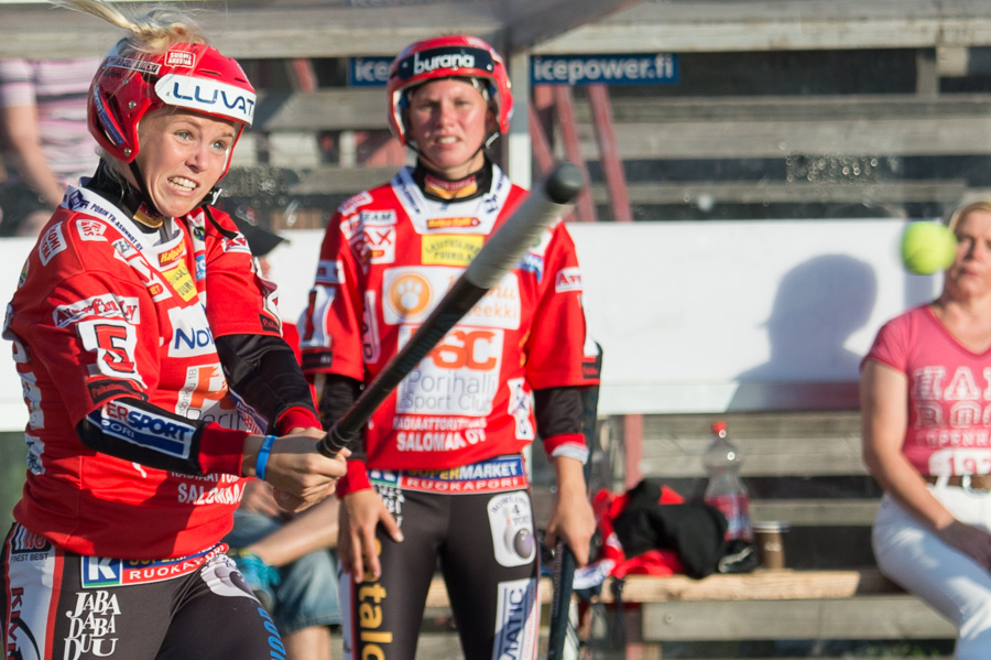 4.8.2013 - (Pesäkarhut N-Viininjärven Urheilijat N)