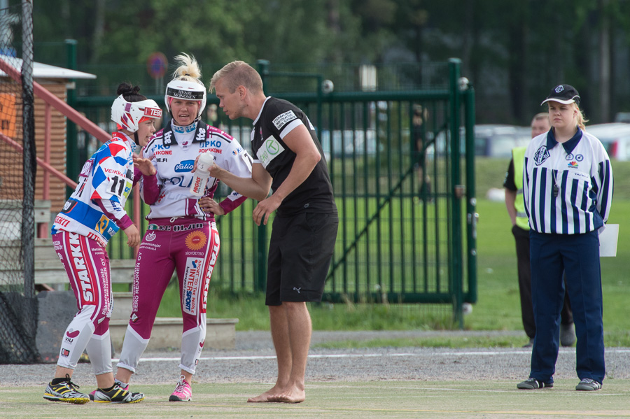 6.6.2014 - (Pesäkarhut N-Viinijärven Urheilijat N)