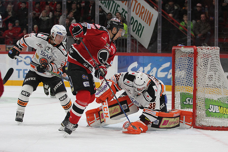 10.10.2015 - (Ässät-HPK)