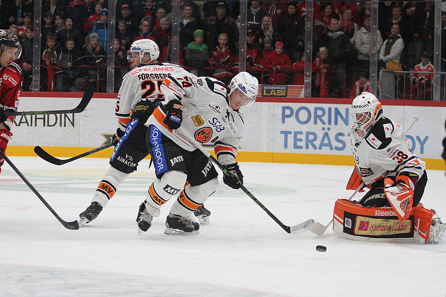 10.10.2015 - (Ässät-HPK)