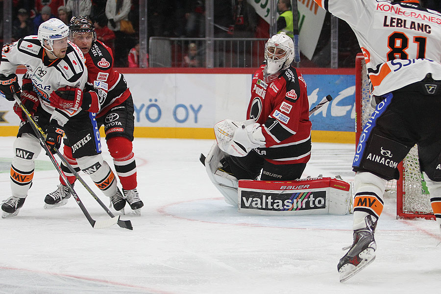 10.10.2015 - (Ässät-HPK)