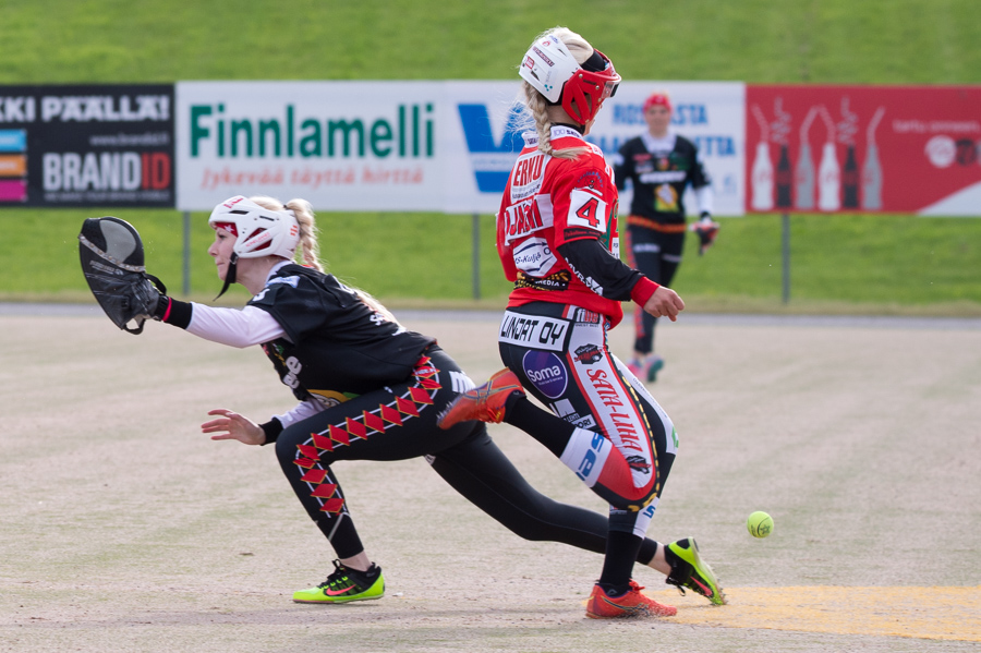 24.6.2015 - (Pesäkarhut N-JymyJussit N) 24.6.2015 - (Pesäkarhut N-JymyJussit N)