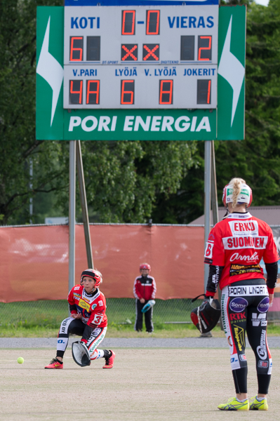 24.6.2015 - (Pesäkarhut N-JymyJussit N) 24.6.2015 - (Pesäkarhut N-JymyJussit N)