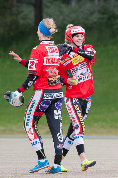 24.6.2015 - (Pesäkarhut N-JymyJussit N) 24.6.2015 - (Pesäkarhut N-JymyJussit N)