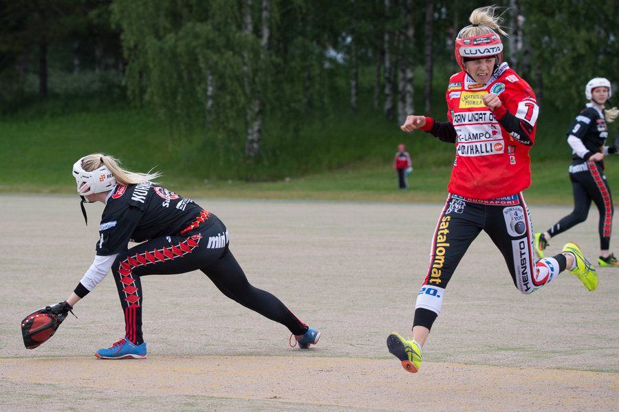 24.6.2015 - (Pesäkarhut N-JymyJussit N) 24.6.2015 - (Pesäkarhut N-JymyJussit N)