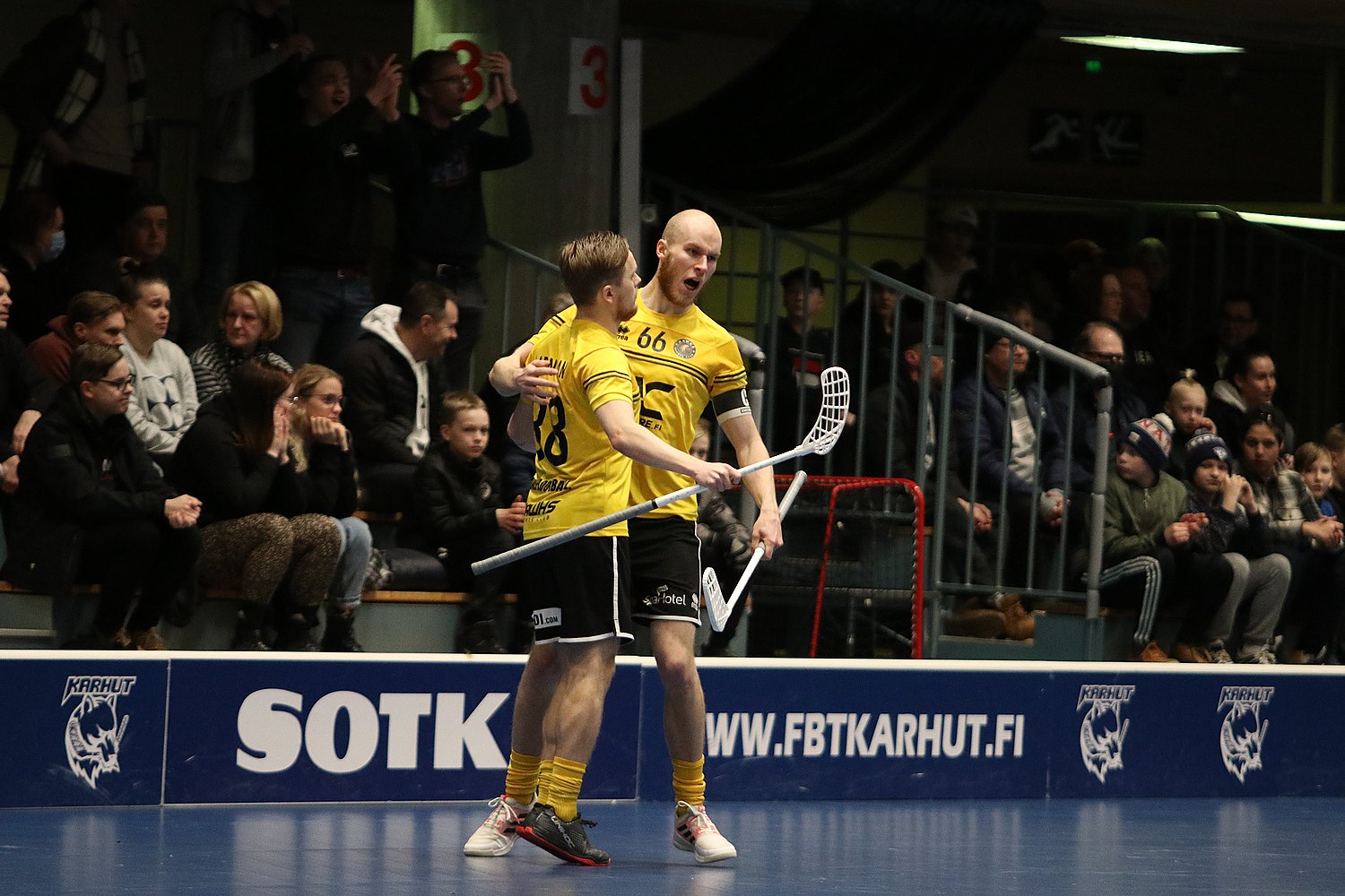 27.3.2022 - (Karhut-Hawks)