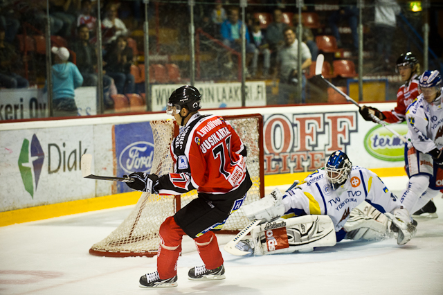 19.8.2011 - (Ässät-Lukko)