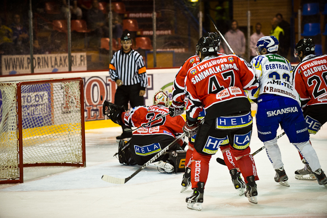 19.8.2011 - (Ässät-Lukko)