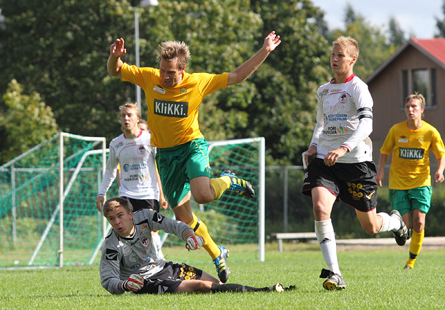 21.8.2011 - (Musan Salama-Ilves)