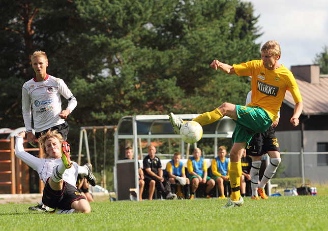 21.8.2011 - (Musan Salama-Ilves)