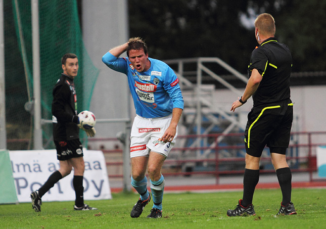 22.8.2011 - (FC PoPa-HIFK )