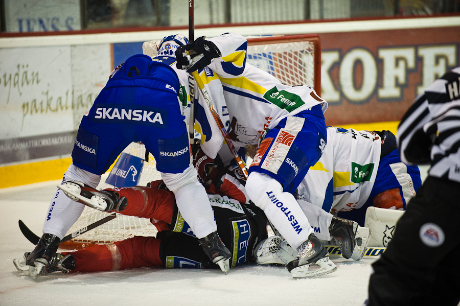 16.9.2011 - (Ässät-Lukko)