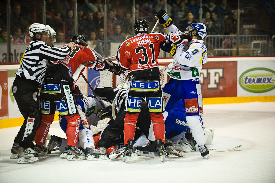 16.9.2011 - (Ässät-Lukko)