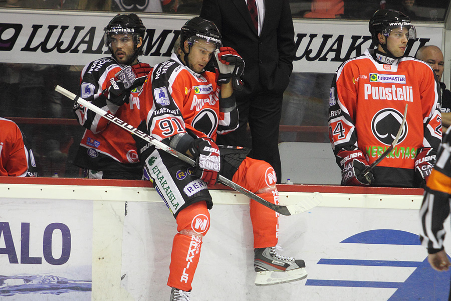 7.10.2011 - (Ässät-TPS)