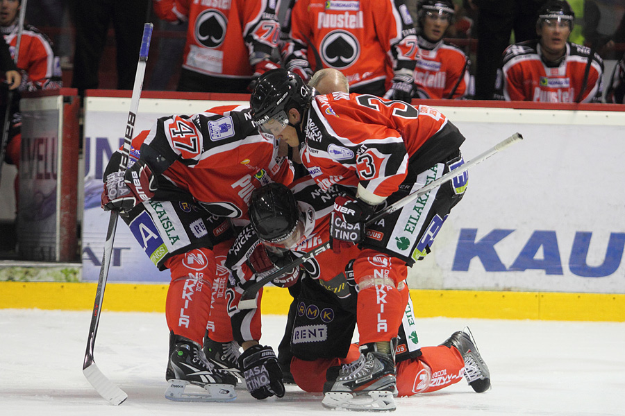 7.10.2011 - (Ässät-TPS)