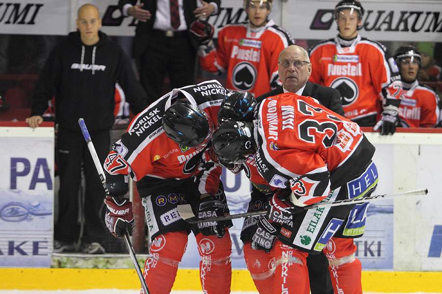 7.10.2011 - (Ässät-TPS)