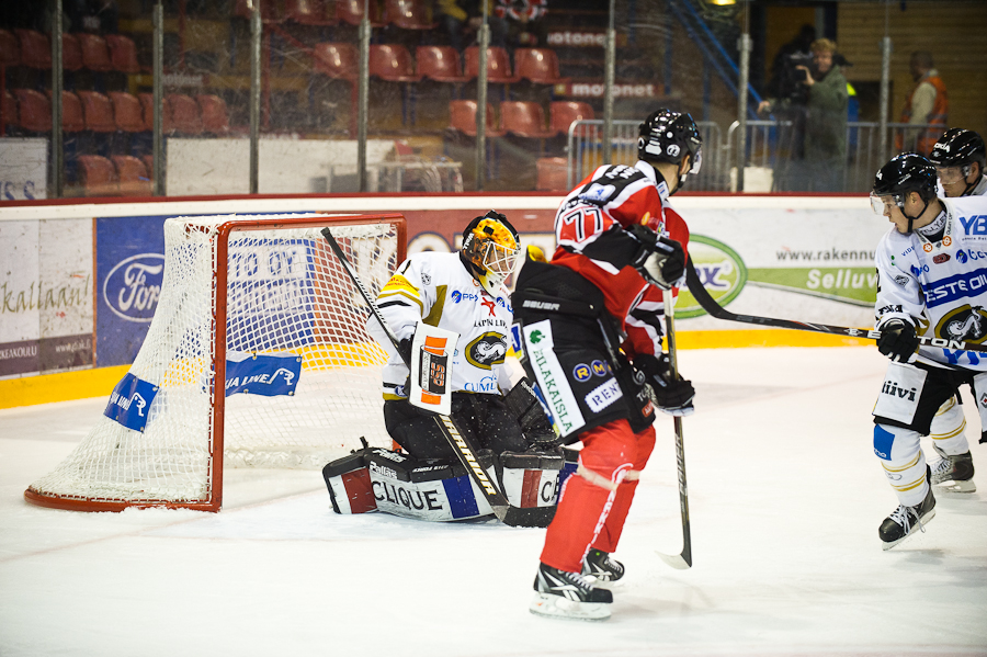 14.10.2011 - (Ässät-Kärpät)