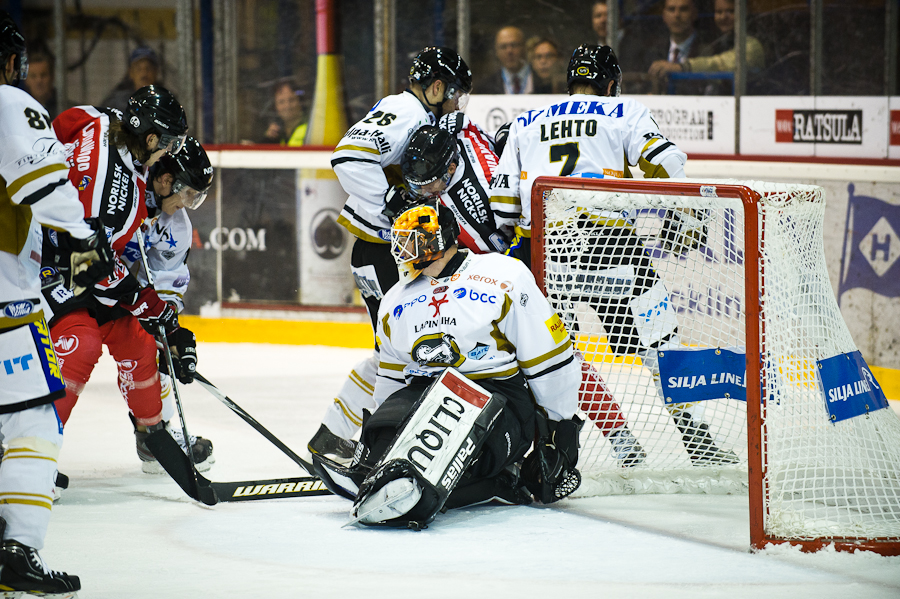 14.10.2011 - (Ässät-Kärpät)