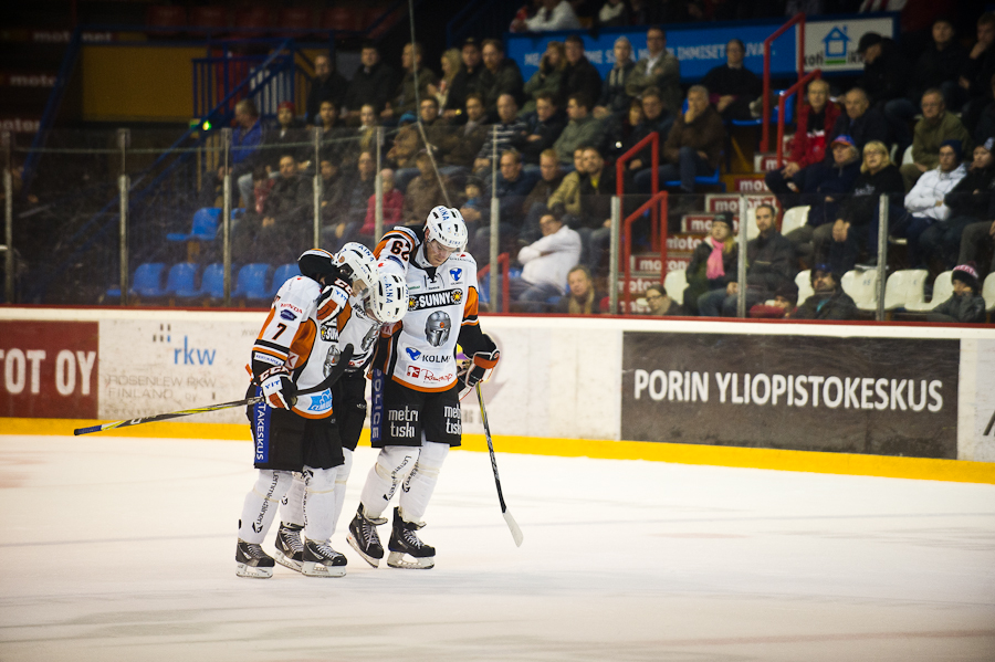 18.10.2011 - (Ässät-HPK)