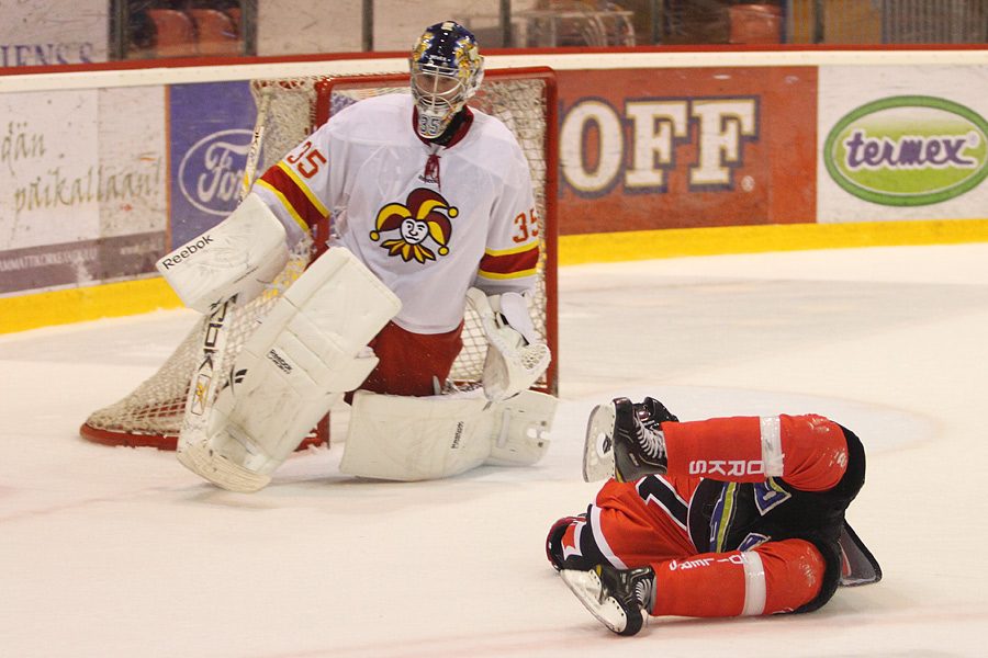 8.10.2011 - (Ässät A-Jokerit A)