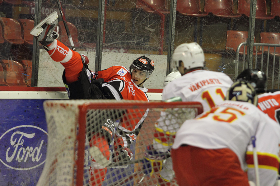 18.1.2012 - (Ässät A-Jokerit A)