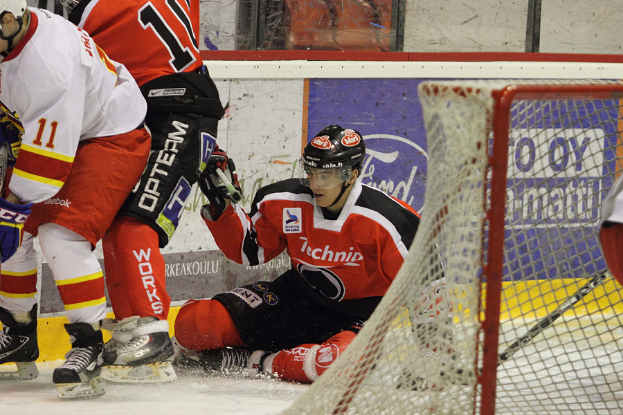 18.1.2012 - (Ässät A-Jokerit A)