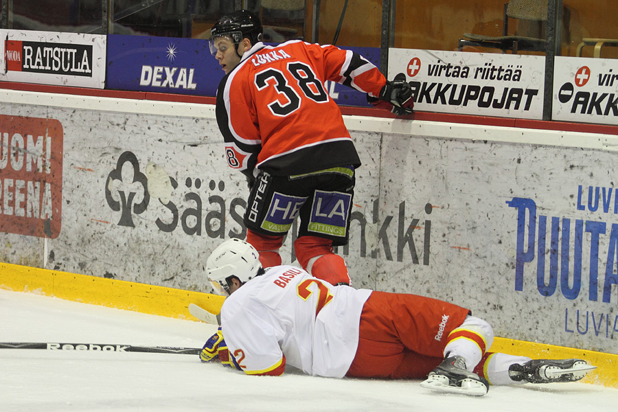 18.1.2012 - (Ässät A-Jokerit A)