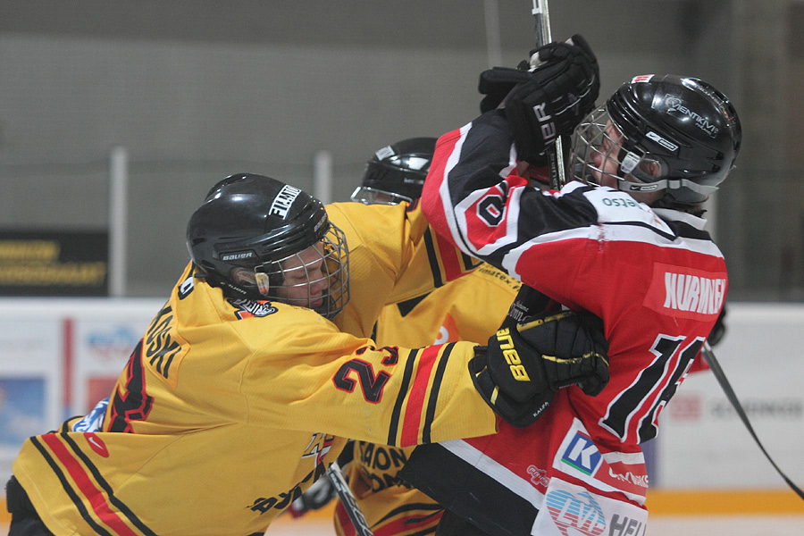 22.1.2012 -  (Ässät B-KalPa B)